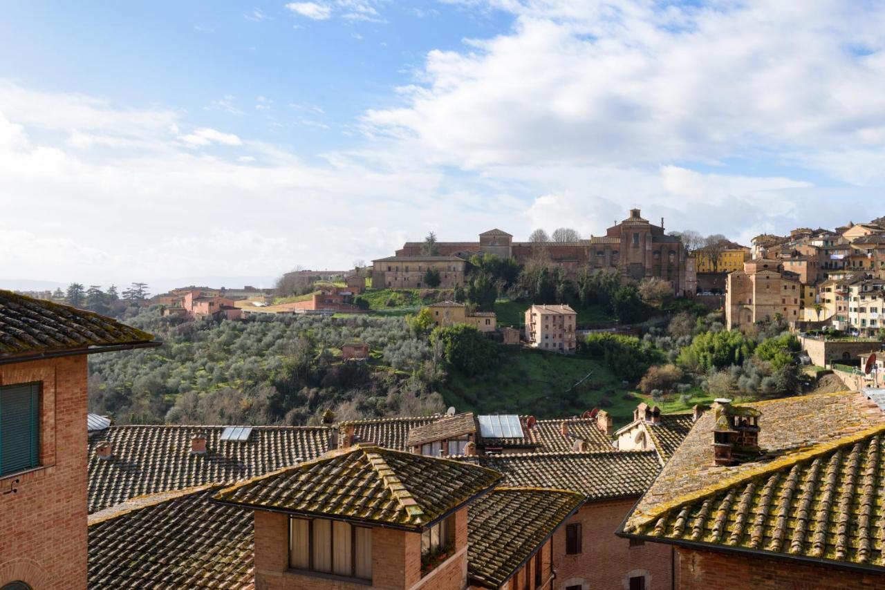 סיינה Appartamento Panoramico San Martino 12 מראה חיצוני תמונה